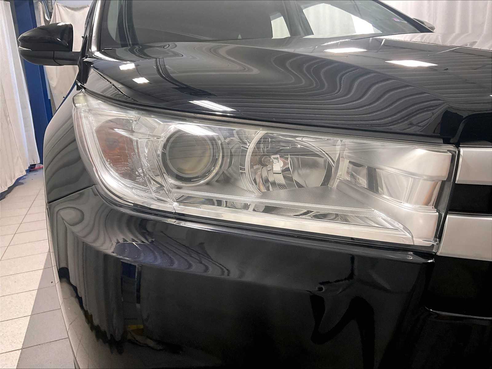2019 Toyota Highlander LE - Photo 33