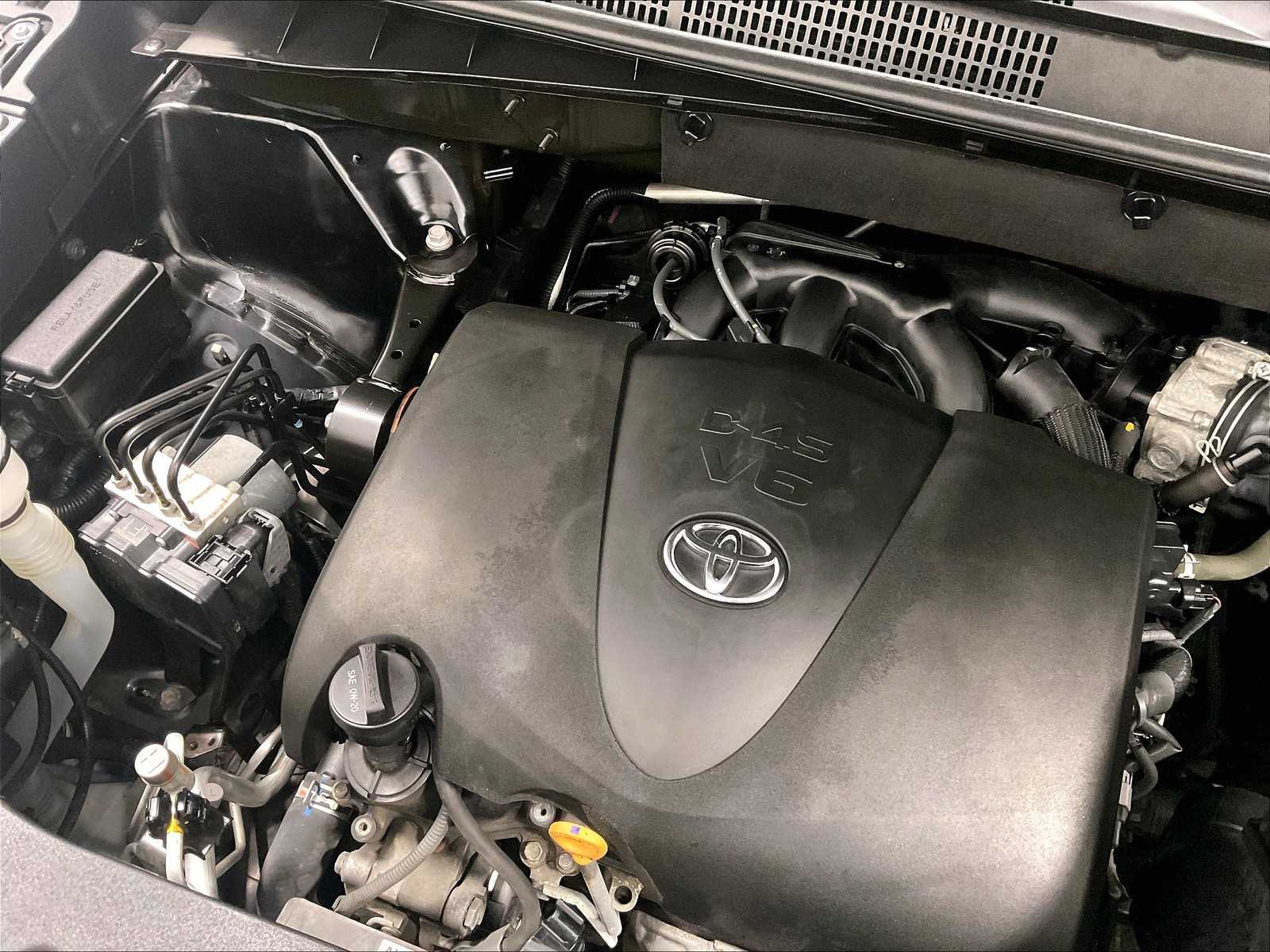 2019 Toyota Highlander LE - Photo 35
