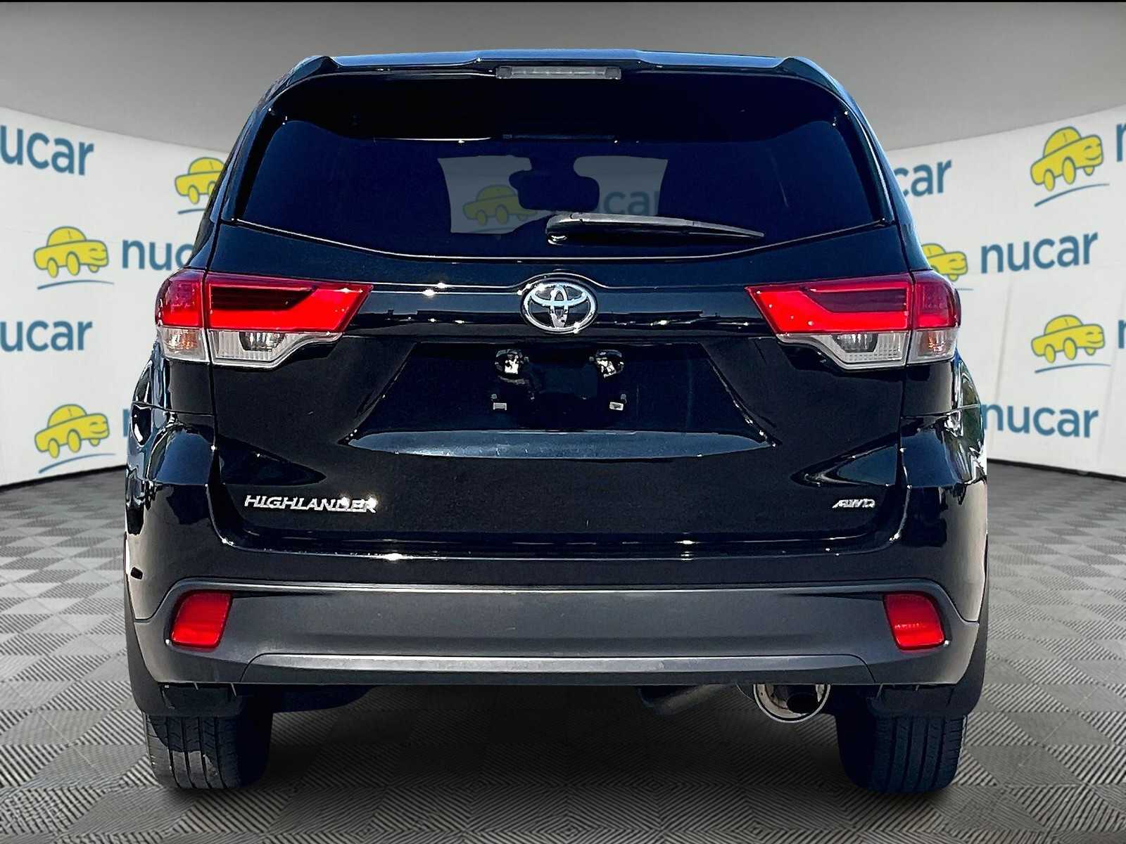 2019 Toyota Highlander LE - Photo 5
