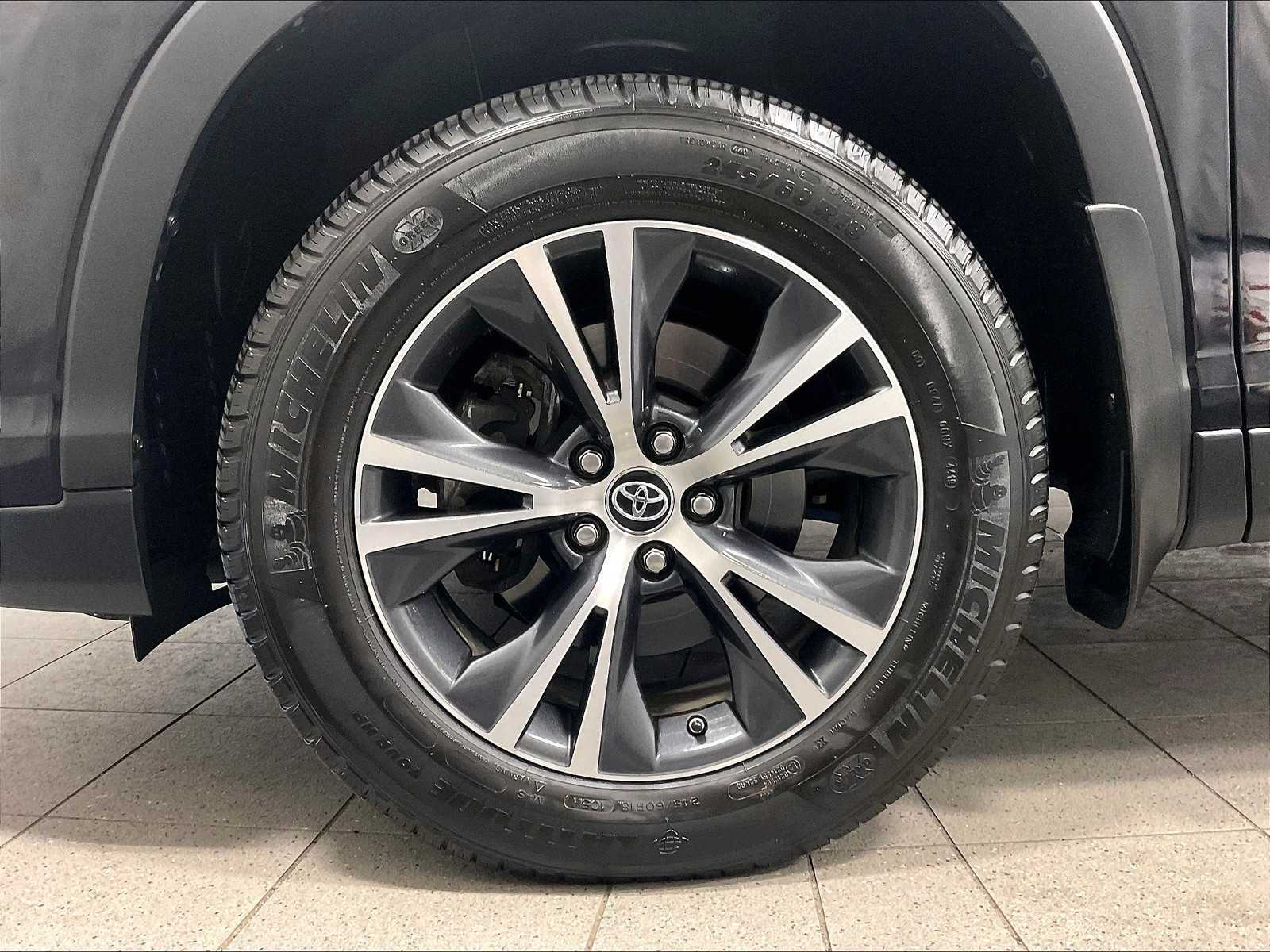 2019 Toyota Highlander LE - Photo 7