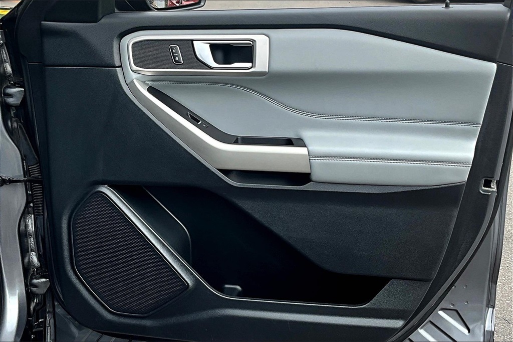 2021 Ford Explorer XLT - Photo 12