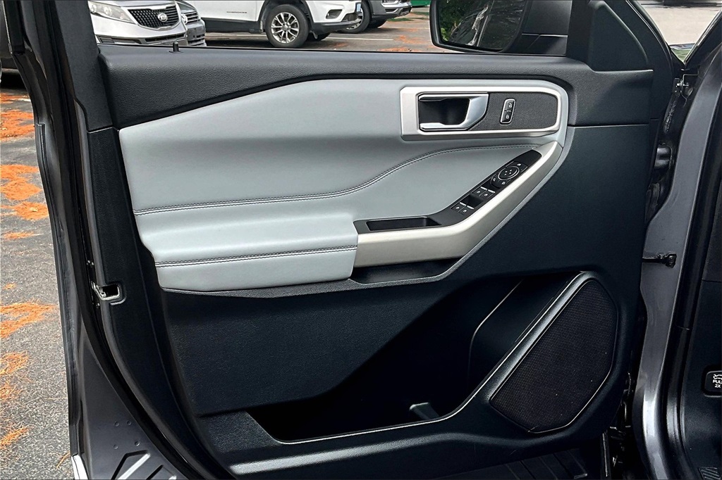 2021 Ford Explorer XLT - Photo 9