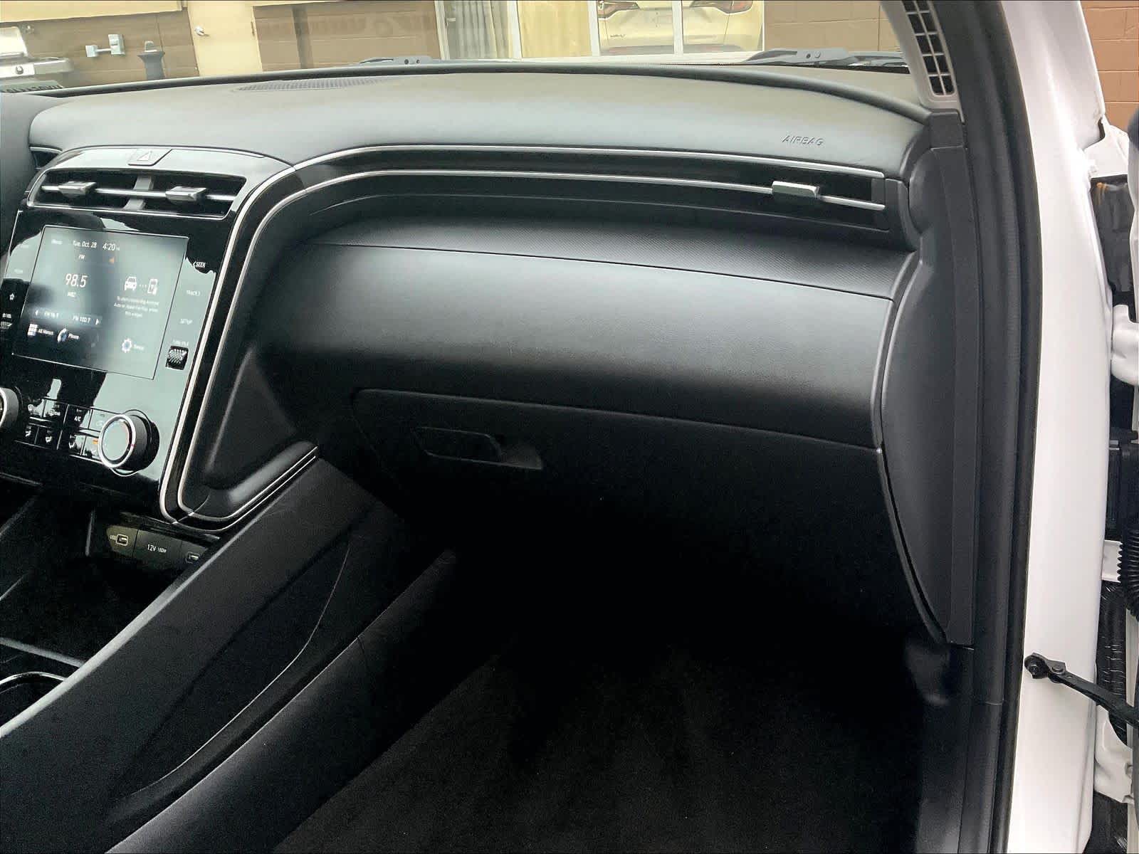 2023 Hyundai Tucson SE - Photo 13