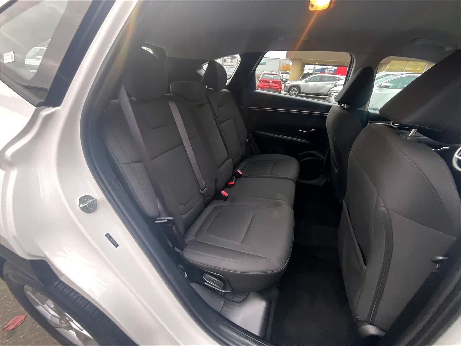 2023 Hyundai Tucson SE - Photo 16