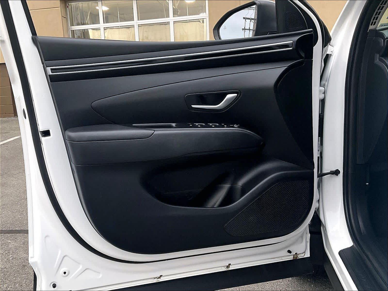 2023 Hyundai Tucson SE - Photo 9