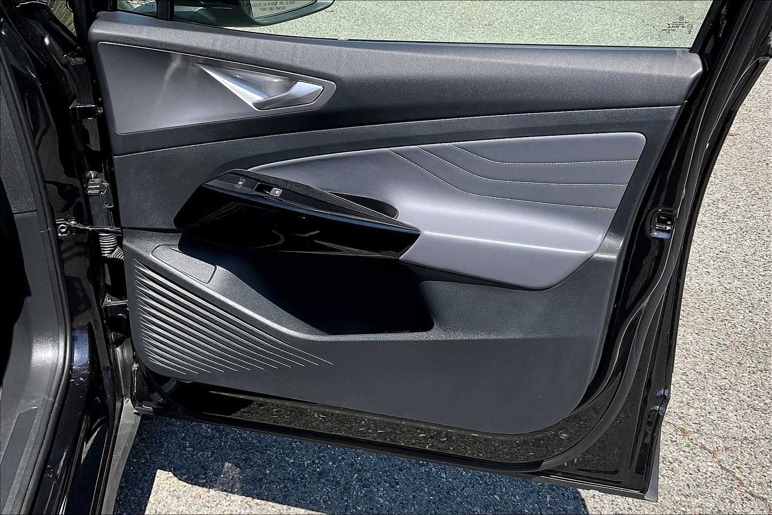 2023 Volkswagen ID.4 Pro S - Photo 12