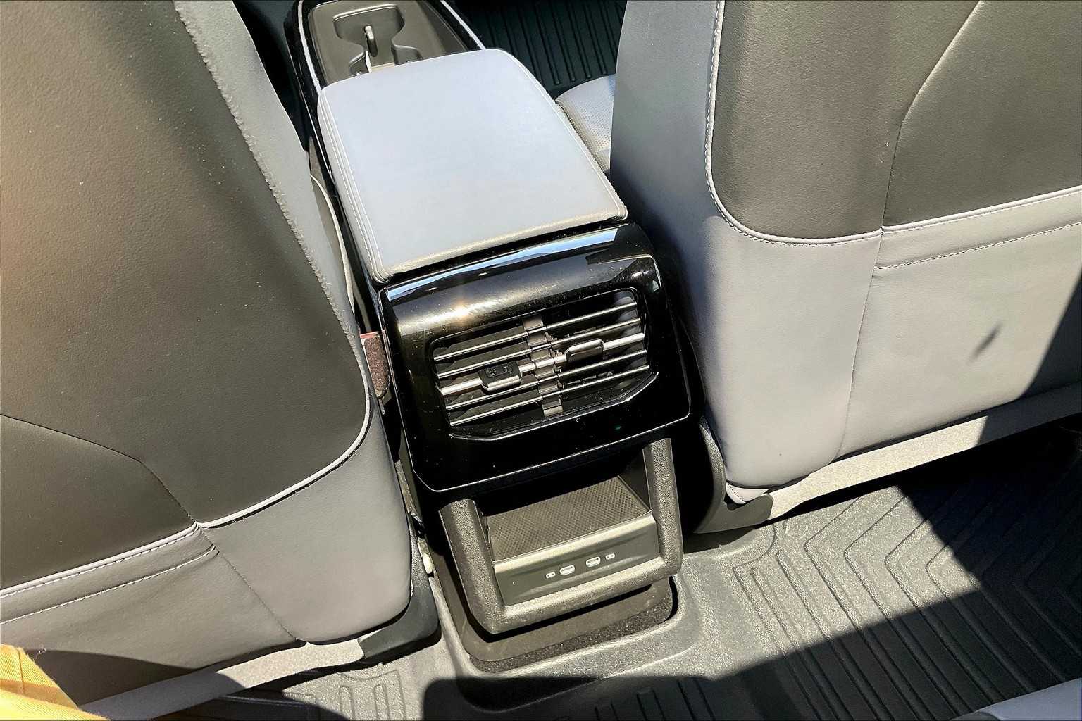 2023 Volkswagen ID.4 Pro S - Photo 28