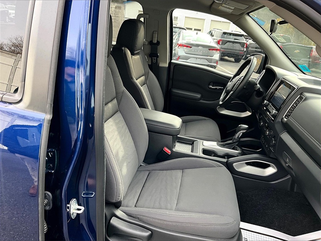 2022 Nissan Frontier SV - Photo 11