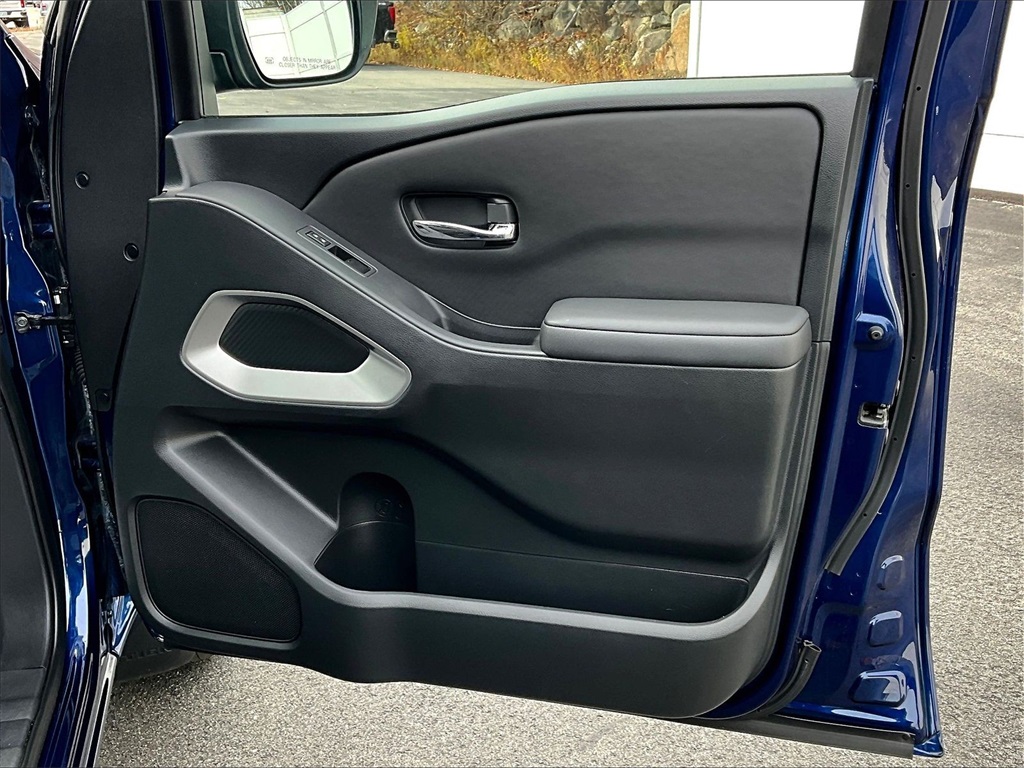 2022 Nissan Frontier SV - Photo 12