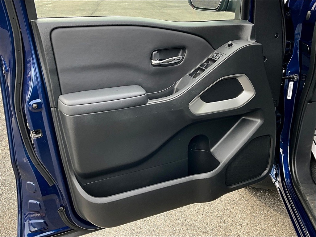 2022 Nissan Frontier SV - Photo 9