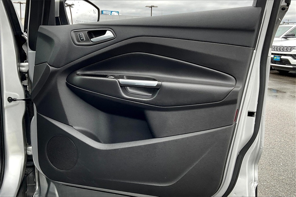 2017 Ford Escape SE - Photo 11