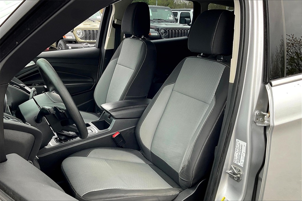 2017 Ford Escape SE - Photo 9