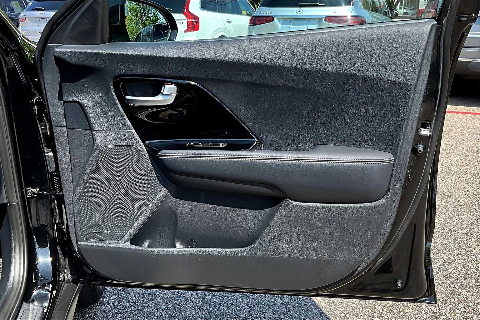 2022 Kia Niro EV EX - Photo 12
