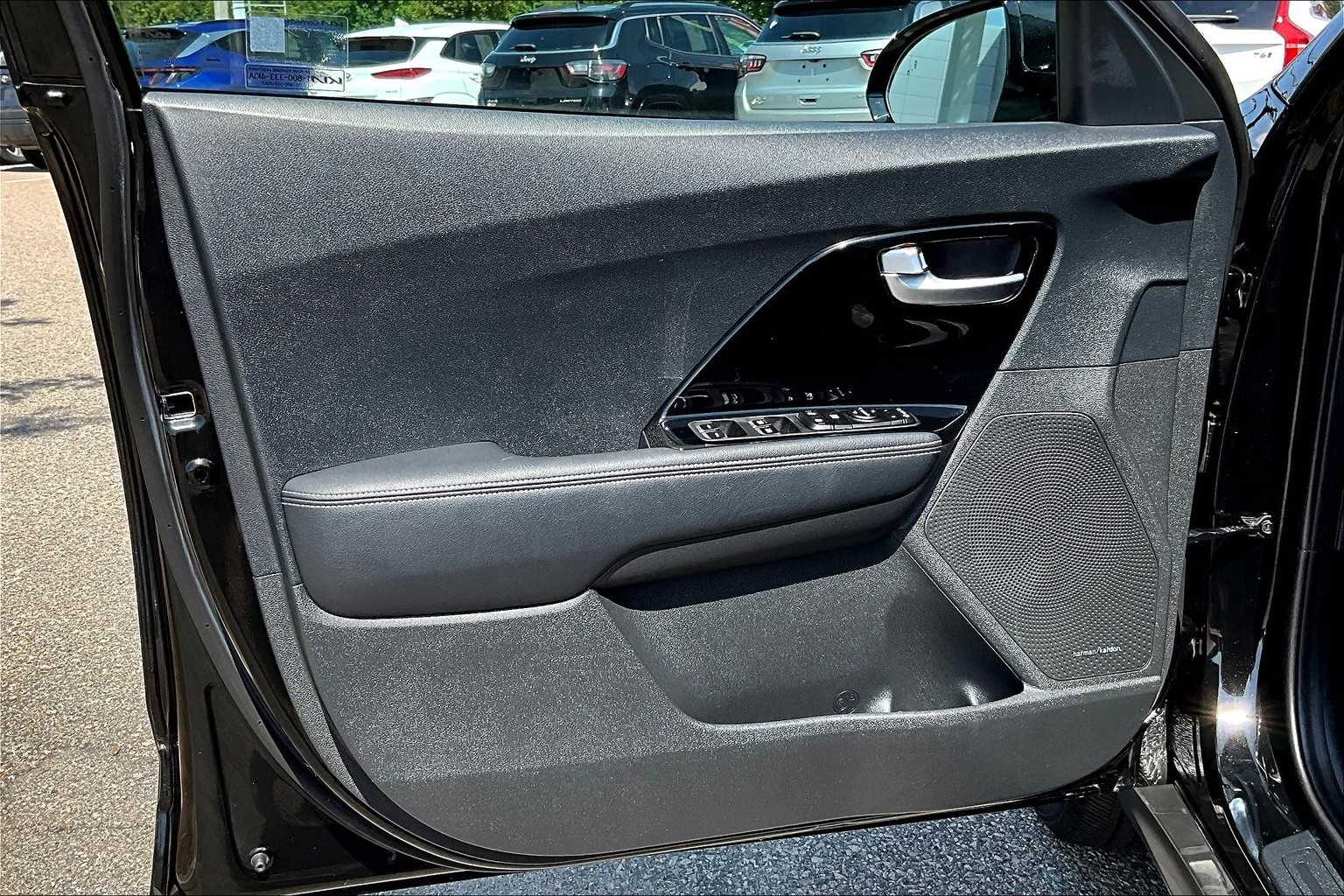 2022 Kia Niro EV EX - Photo 9