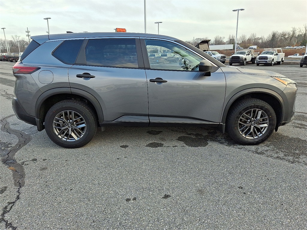 2023 Nissan Rogue S - Photo 8