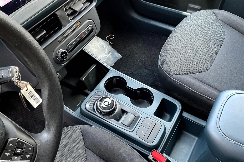 2025 Ford Maverick XL - Photo 8