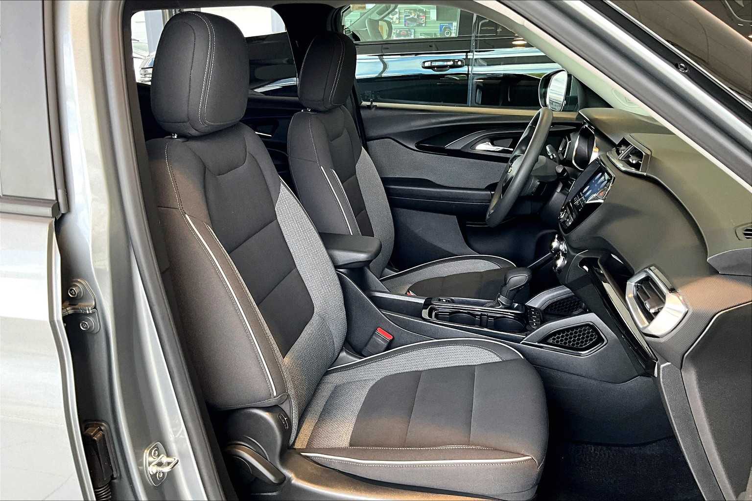 2023 Chevrolet TrailBlazer LT - Photo 11
