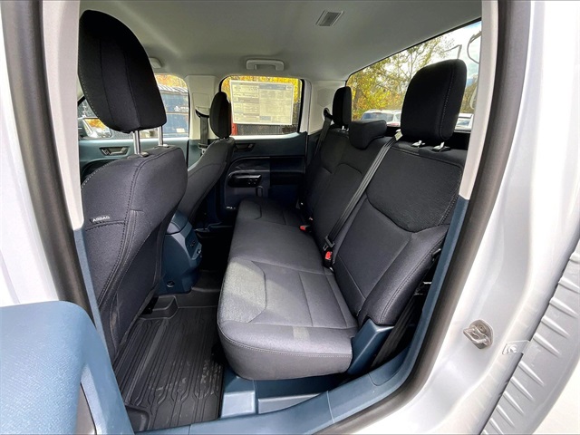2025 Ford Maverick XL - Photo 11