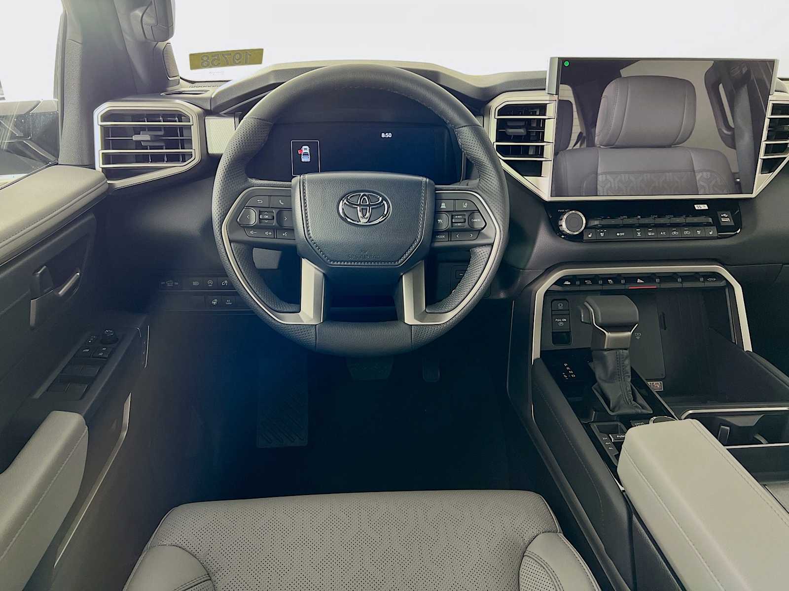 2025 Toyota Tundra Limited - Photo 15