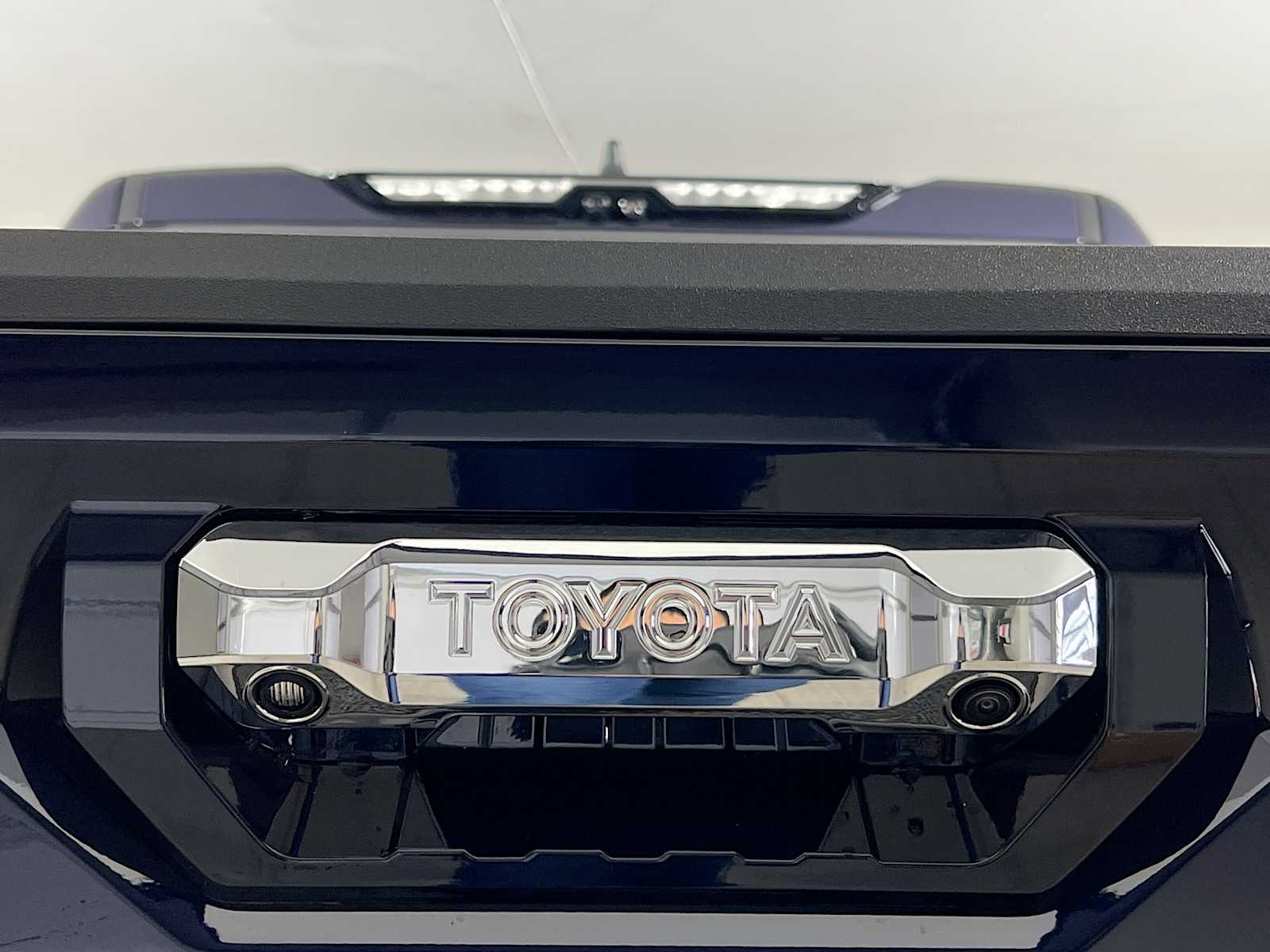 2025 Toyota Tundra Limited - Photo 18