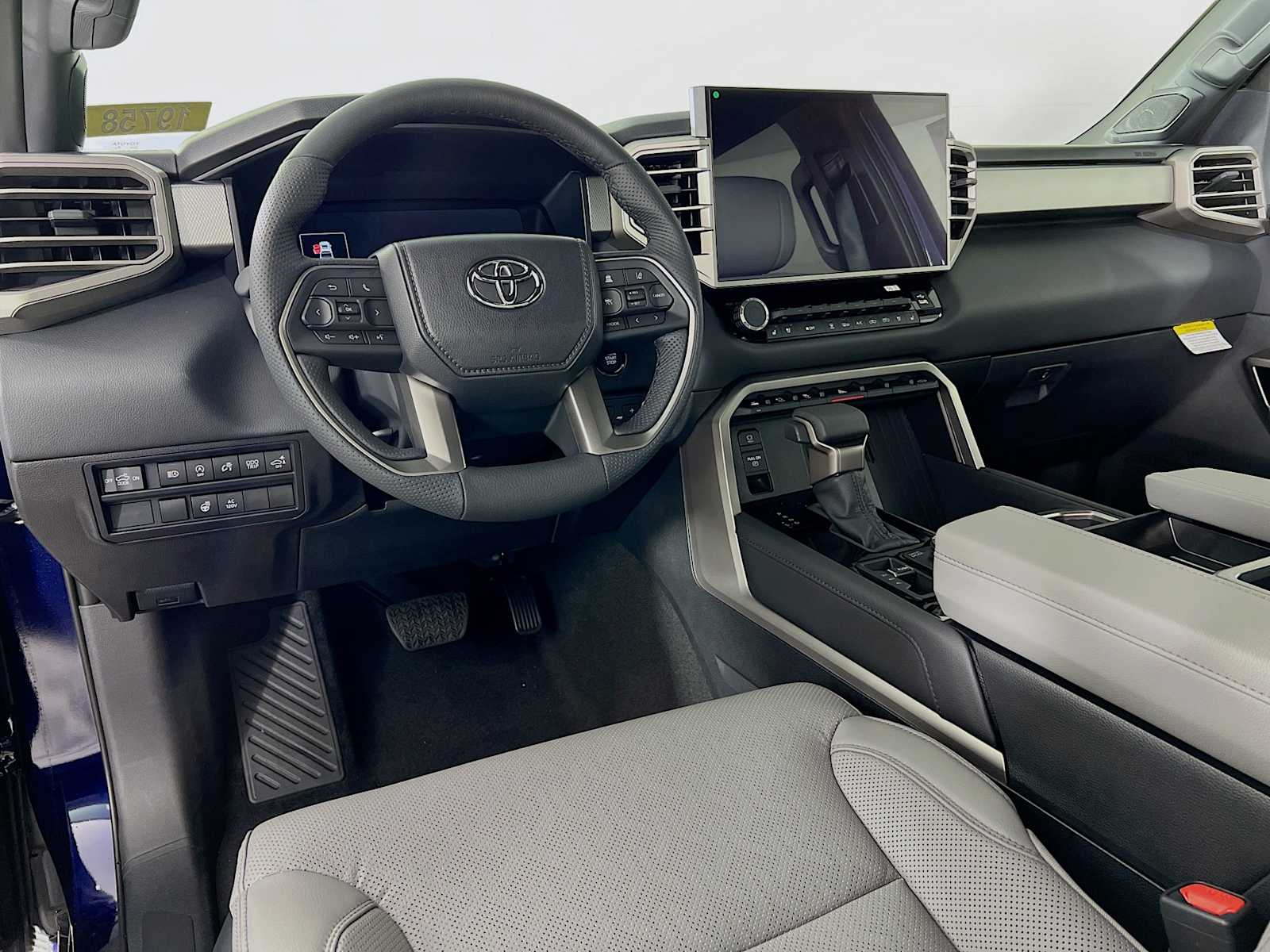 2025 Toyota Tundra Limited - Photo 6
