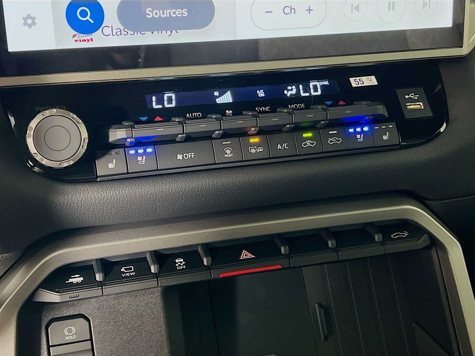 2025 Toyota Tundra Limited - Photo 10