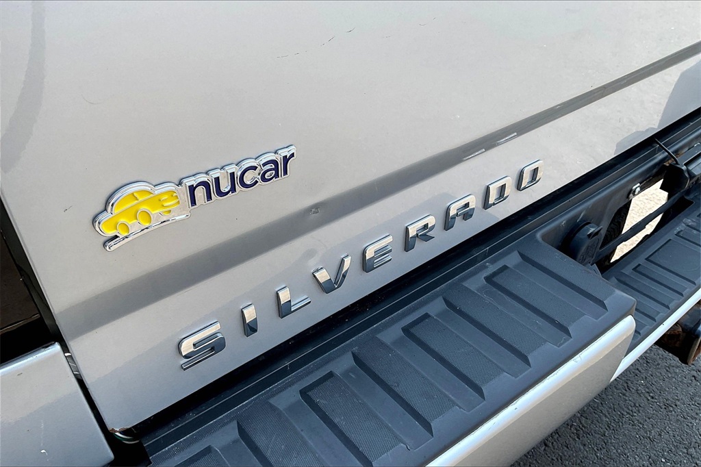 2017 Chevrolet Silverado 1500 Custom - Photo 19