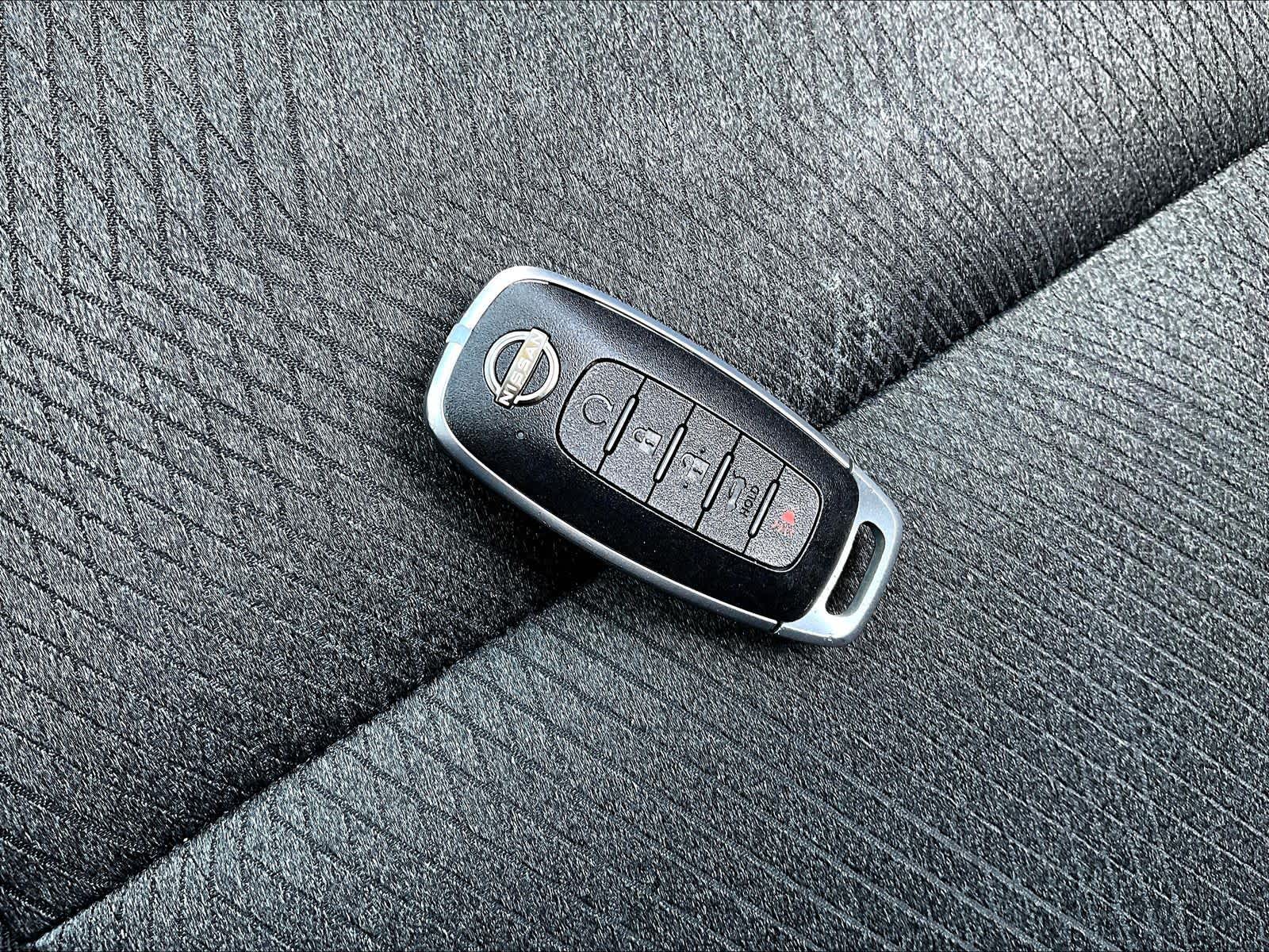 2024 Nissan Rogue SV - Photo 28