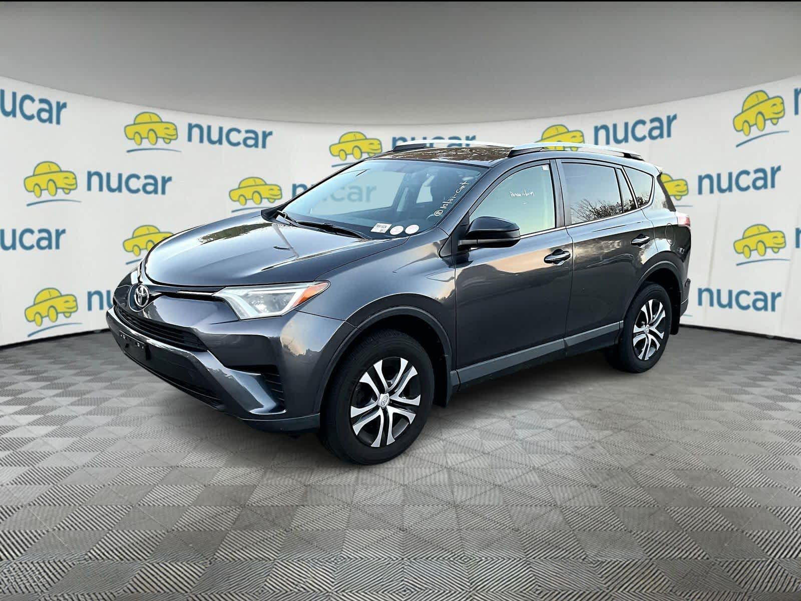 2016 Toyota RAV4 LE - Photo 2