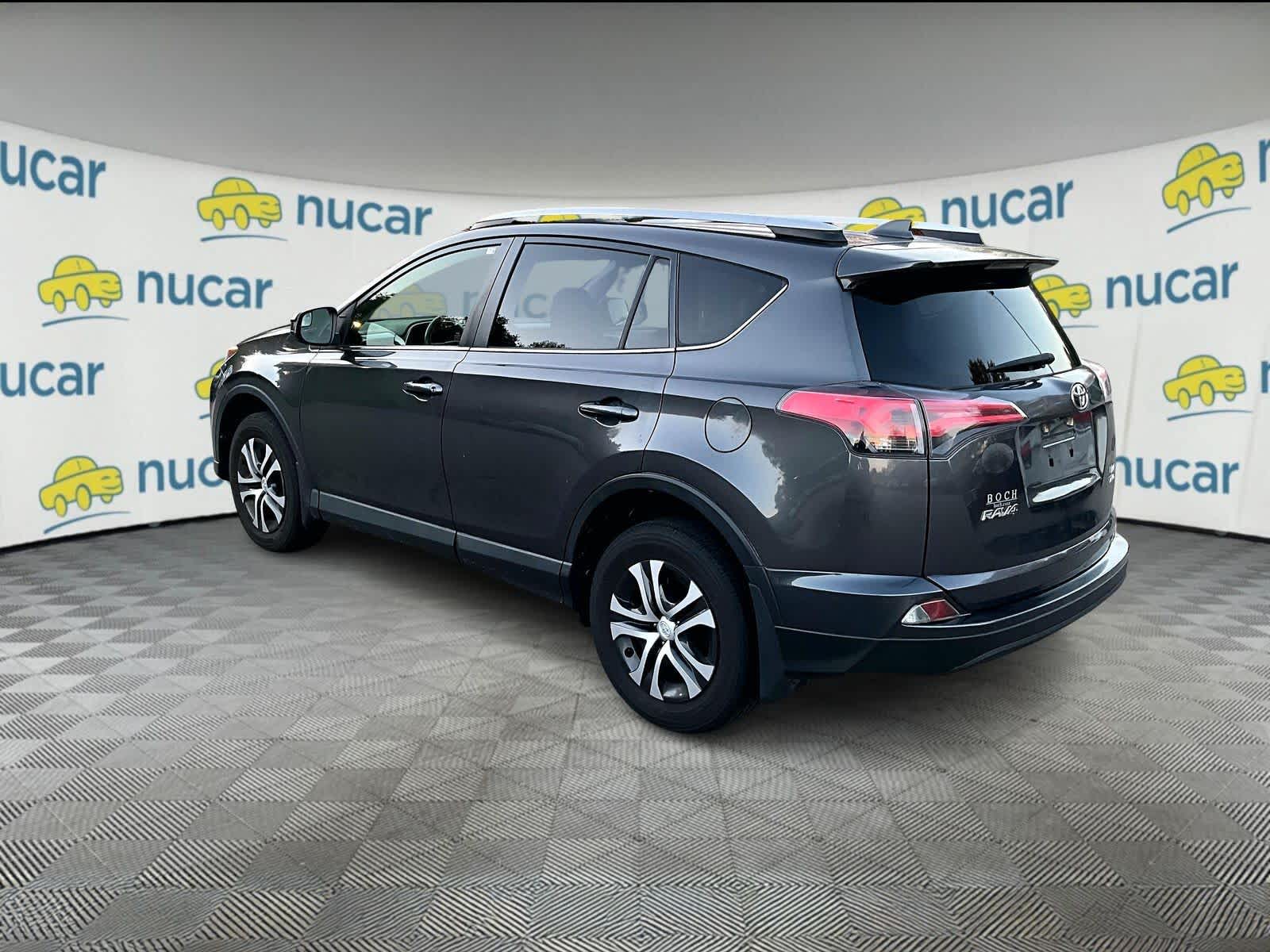 2016 Toyota RAV4 LE - Photo 3