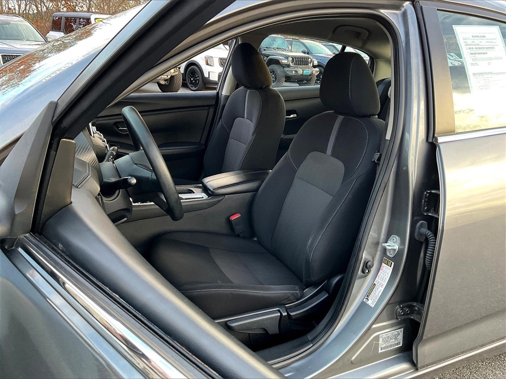 2023 Nissan Sentra SV - Photo 9