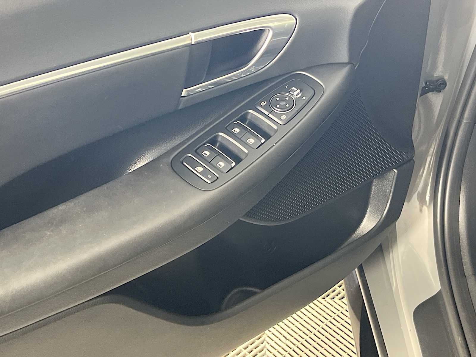 2023 Hyundai Sonata SEL - Photo 18