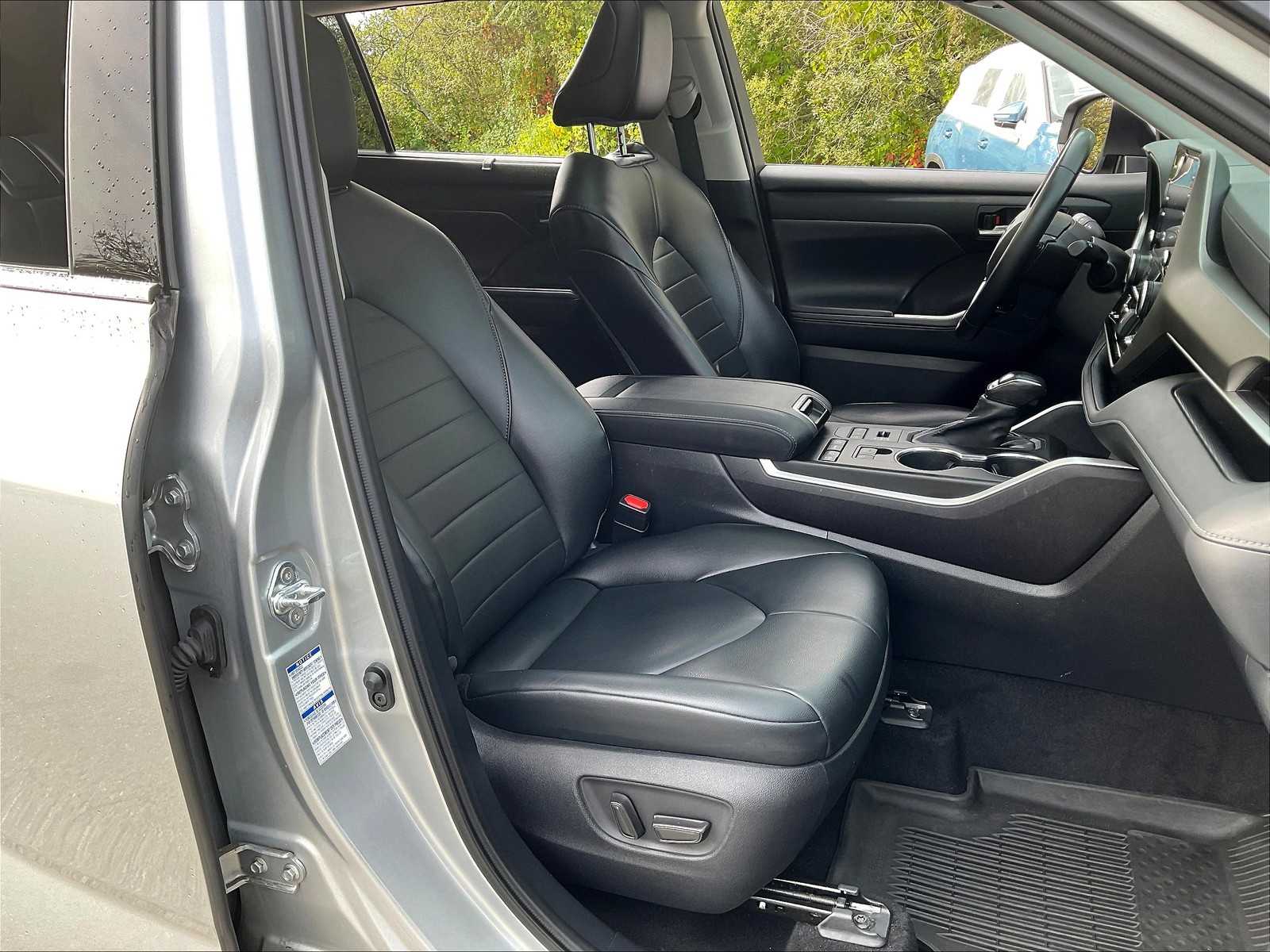 2021 Toyota Highlander XLE - Photo 11