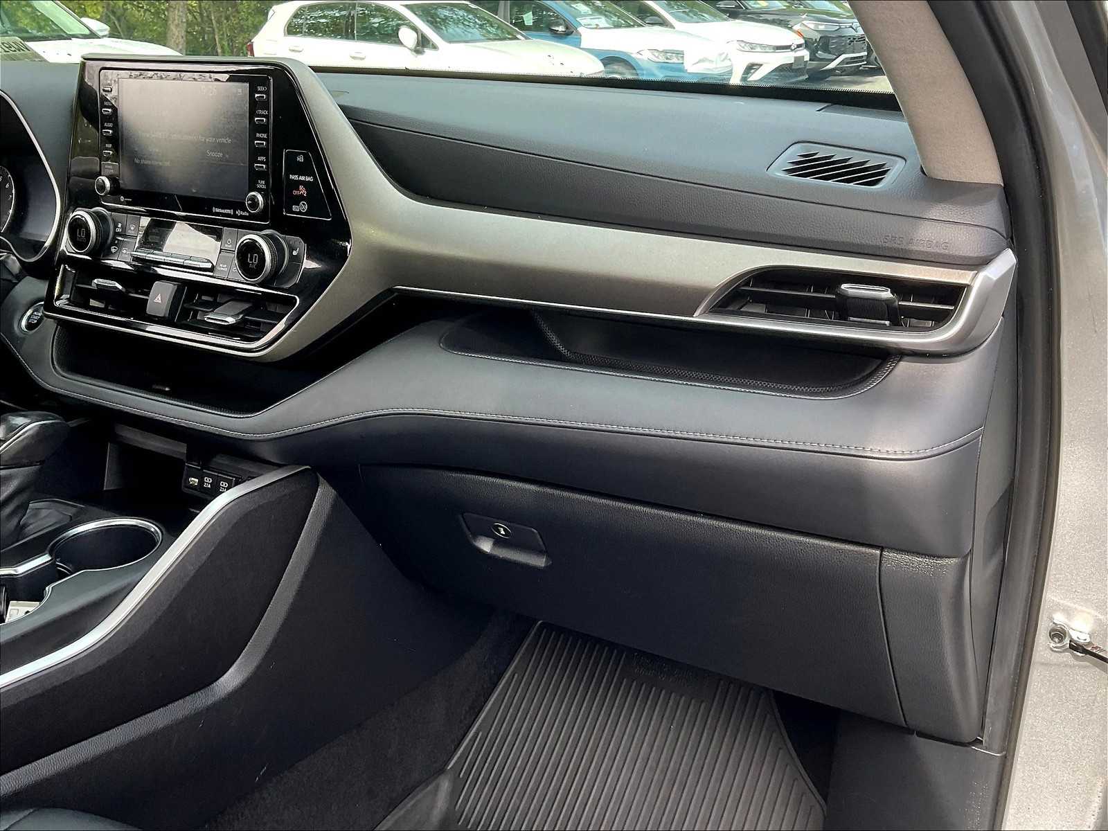 2021 Toyota Highlander XLE - Photo 13