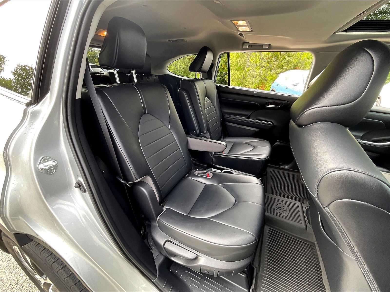 2021 Toyota Highlander XLE - Photo 16