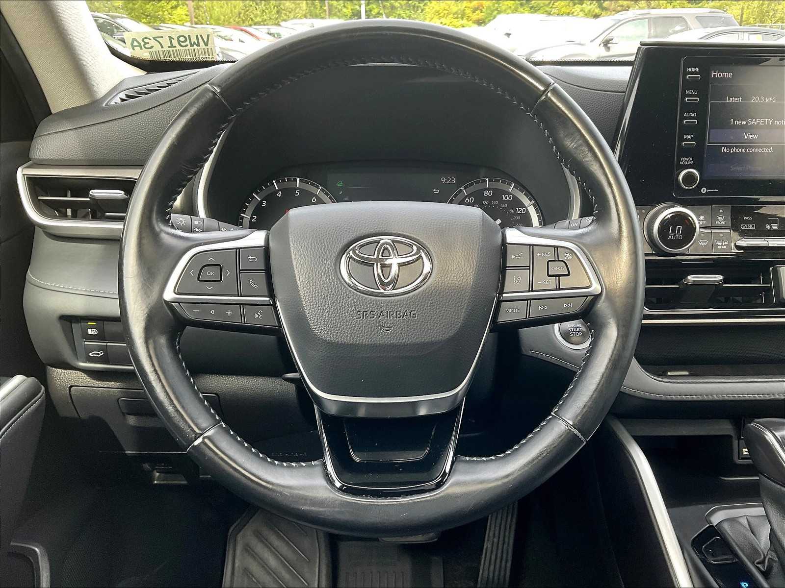 2021 Toyota Highlander XLE - Photo 18