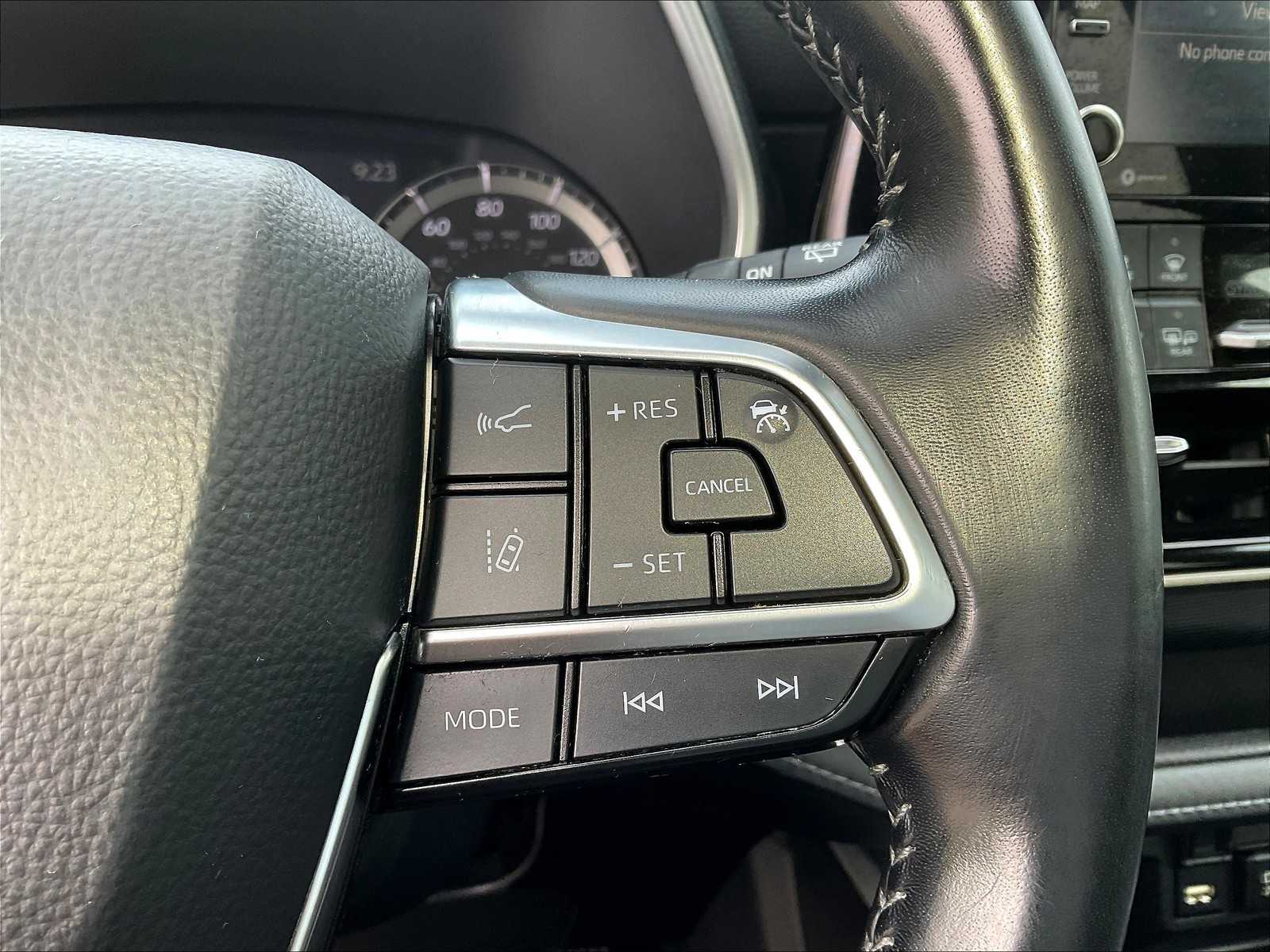 2021 Toyota Highlander XLE - Photo 25
