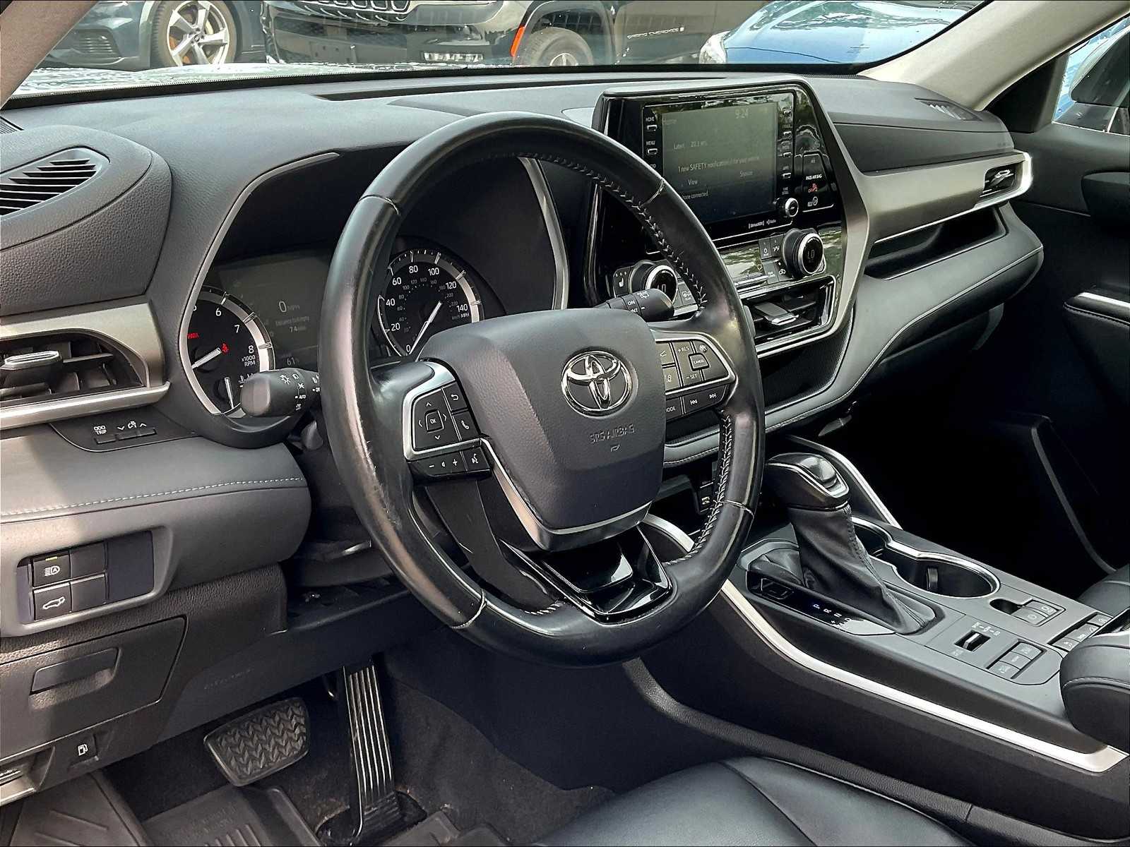 2021 Toyota Highlander XLE - Photo 8