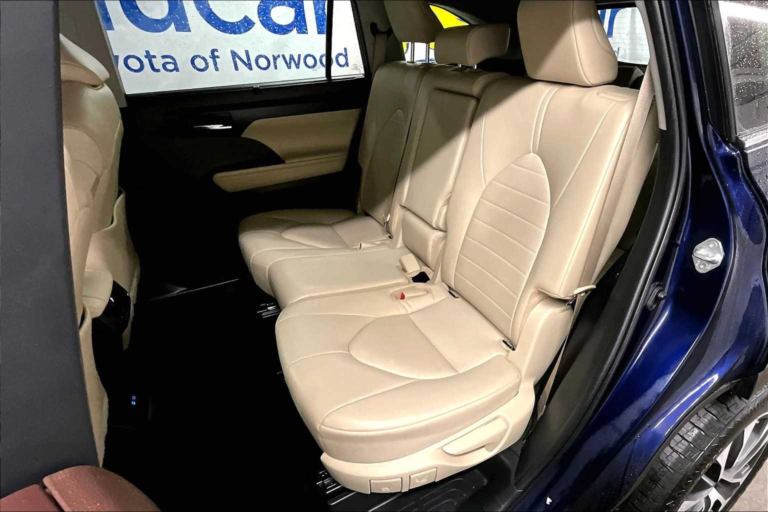 2022 Toyota Highlander XLE - Photo 15