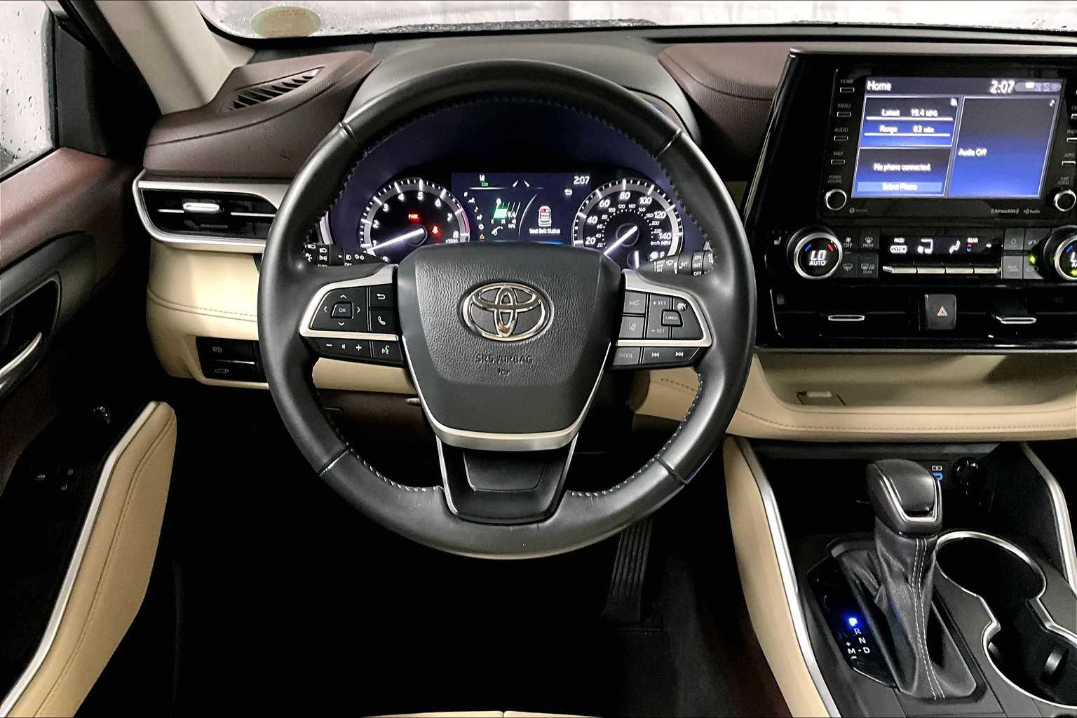 2022 Toyota Highlander XLE - Photo 18