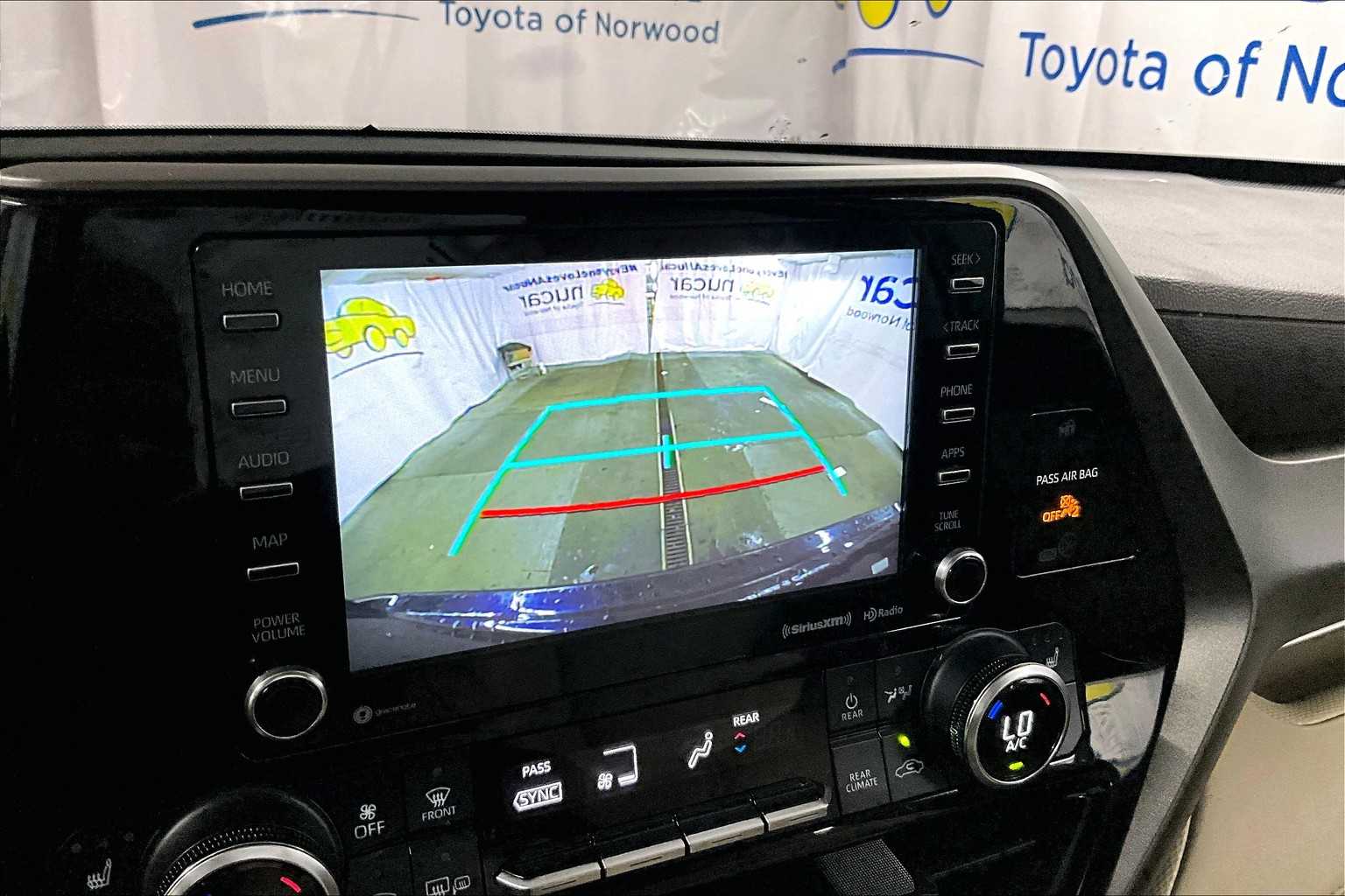 2022 Toyota Highlander XLE - Photo 20