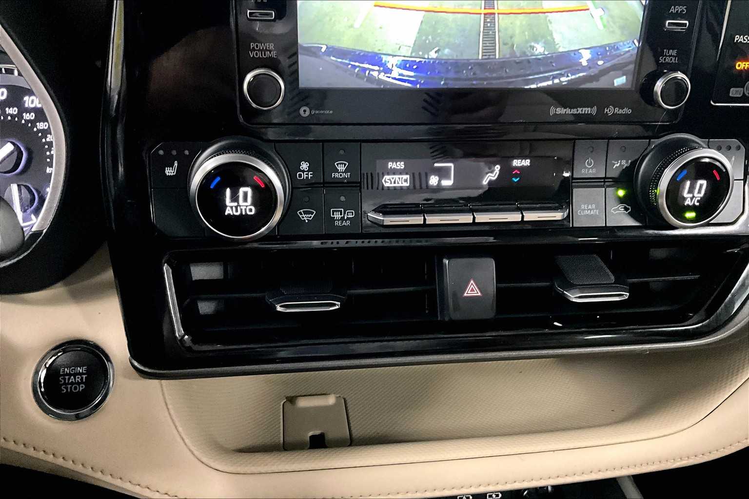 2022 Toyota Highlander XLE - Photo 27