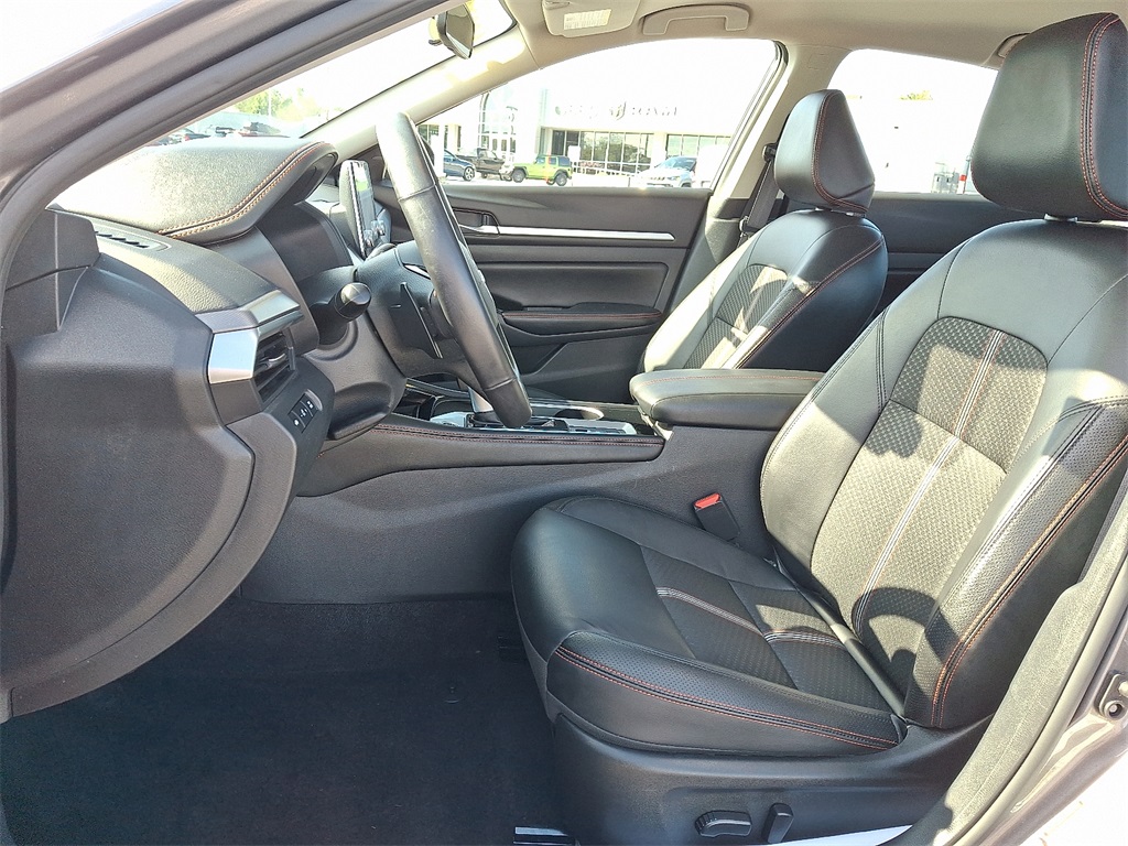 2024 Nissan Altima 2.5 SR - Photo 15