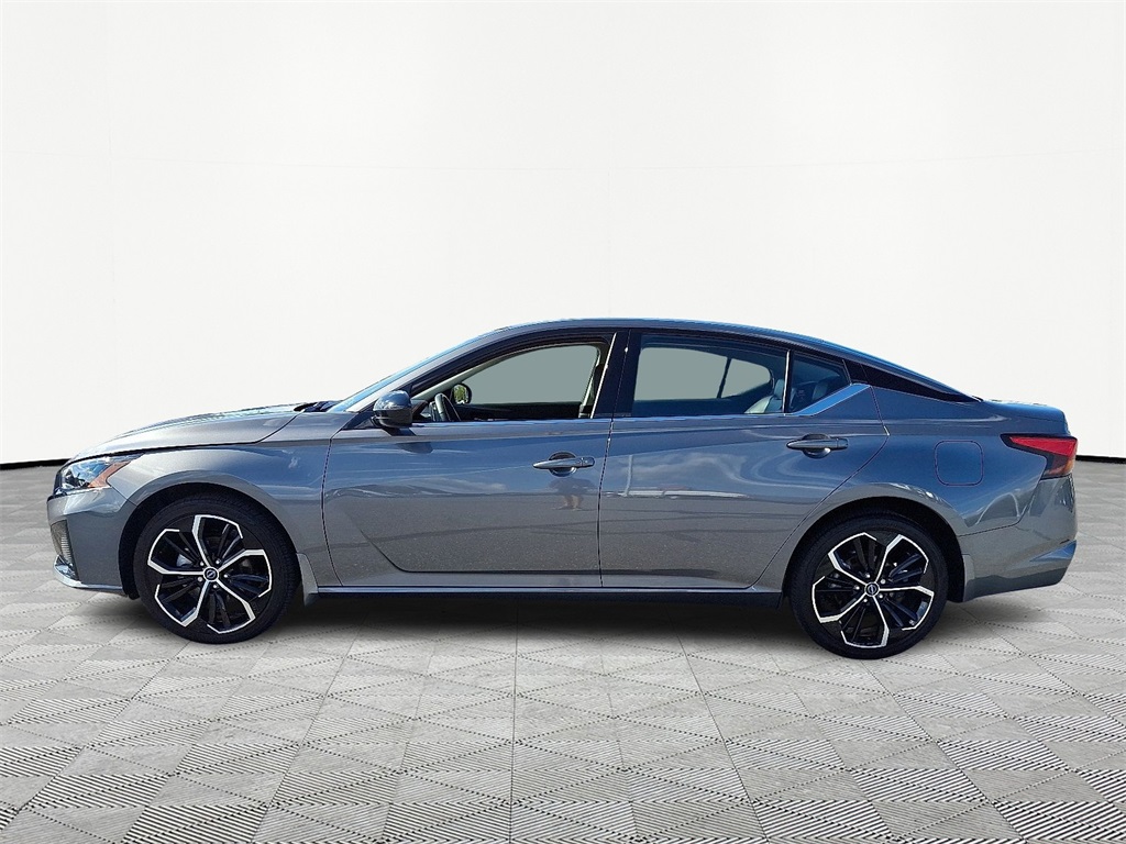 2024 Nissan Altima 2.5 SR - Photo 4