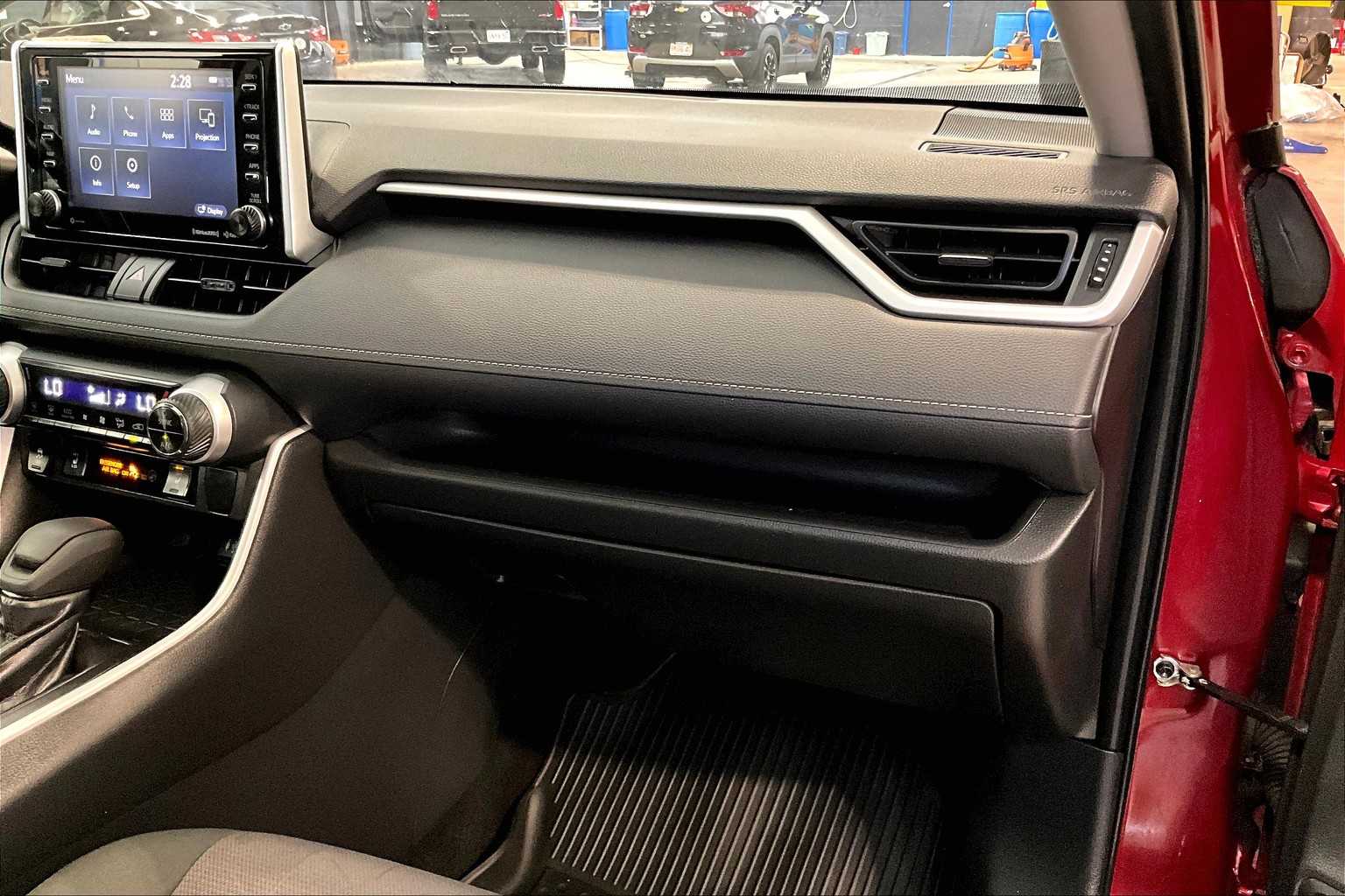 2019 Toyota RAV4 XLE - Photo 13
