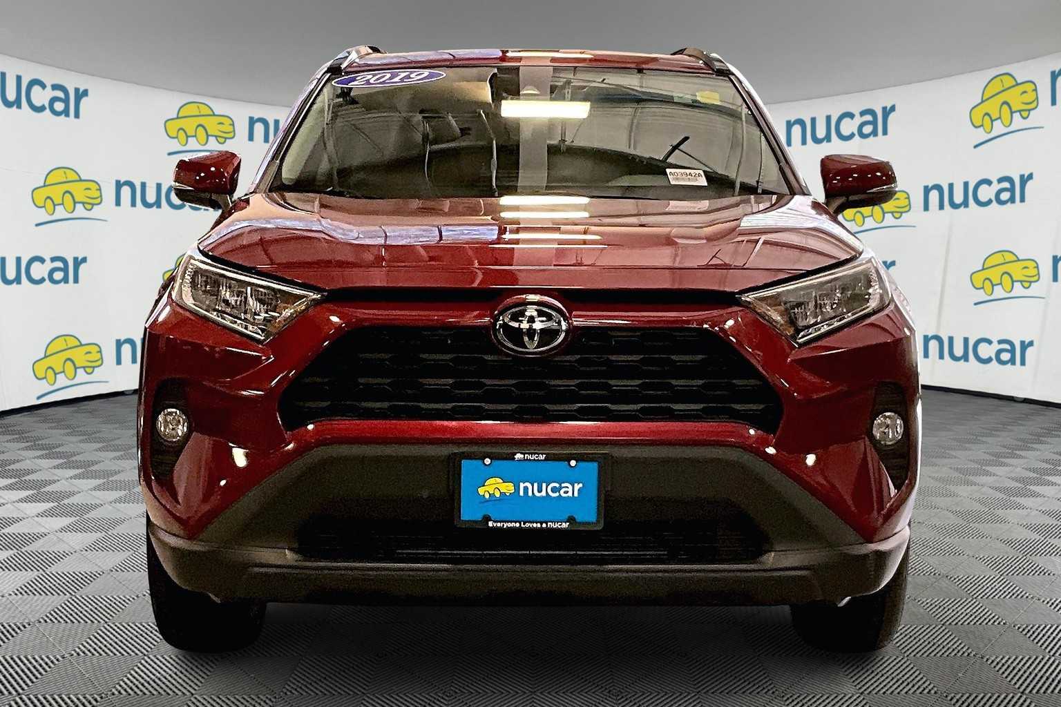 2019 Toyota RAV4 XLE - Photo 2