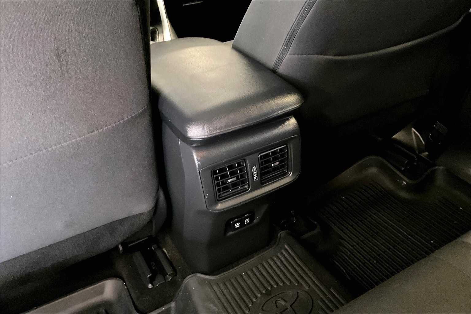2019 Toyota RAV4 XLE - Photo 29