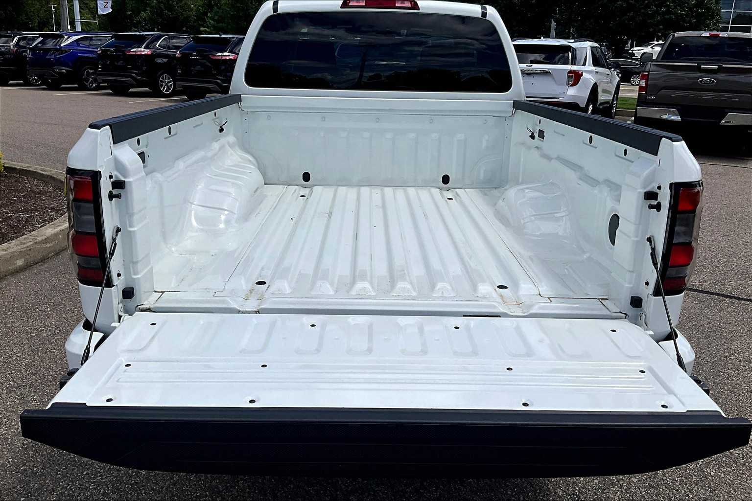 2025 Nissan Frontier SV - Photo 30