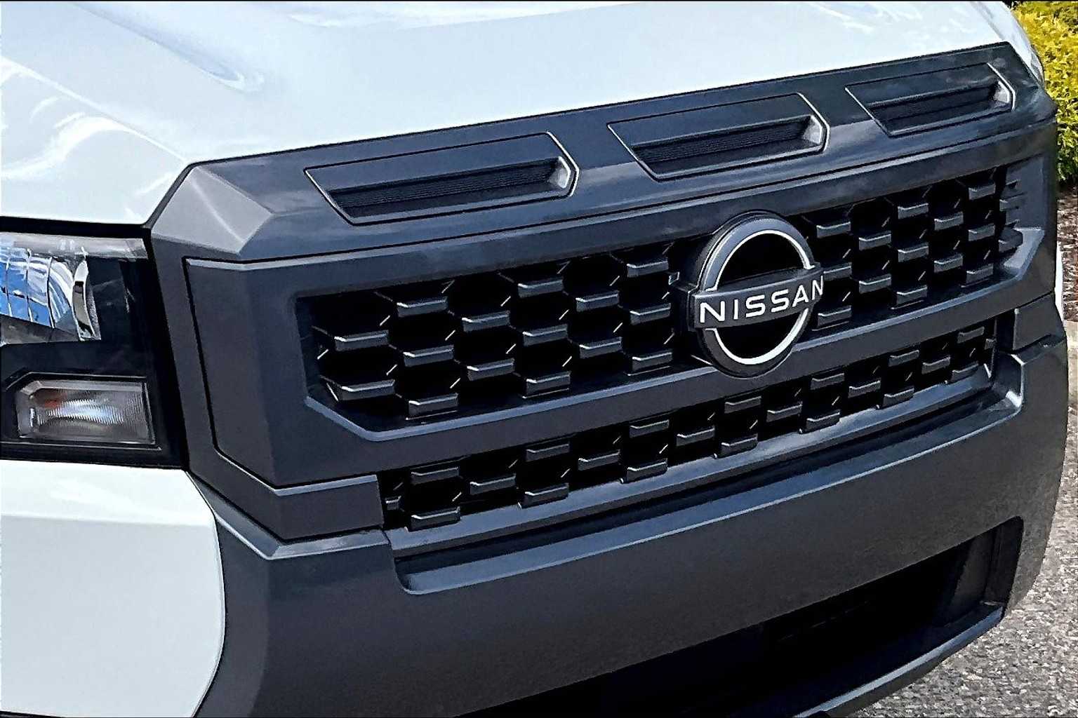 2025 Nissan Frontier SV - Photo 31
