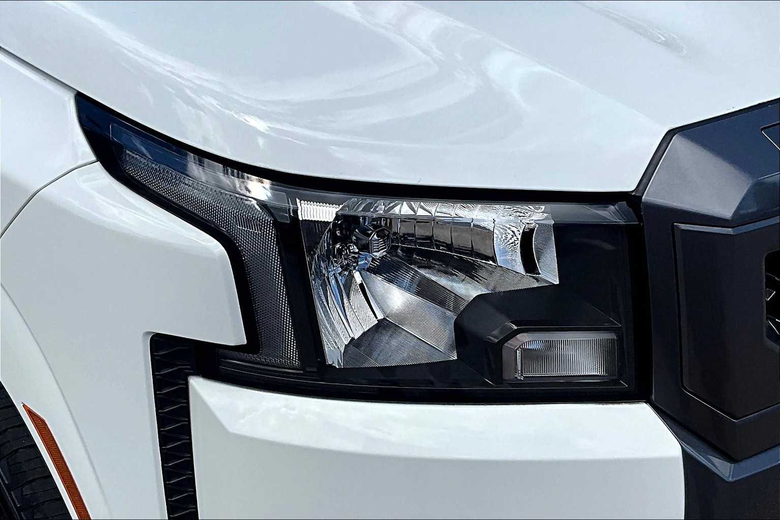 2025 Nissan Frontier SV - Photo 32